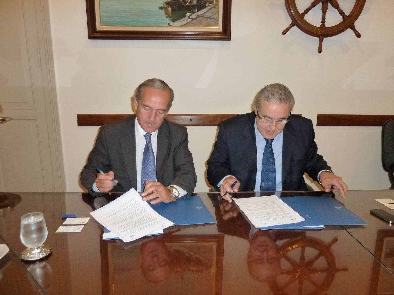 Firma convenio puerto de La Coruña y Santos