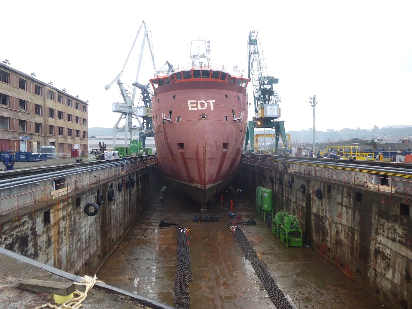 El EDT Jane en dique seco en los astilleros de LaNaval