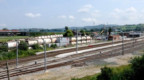 Estacion de mercancias peligrosas de Tanos en Torrelavega