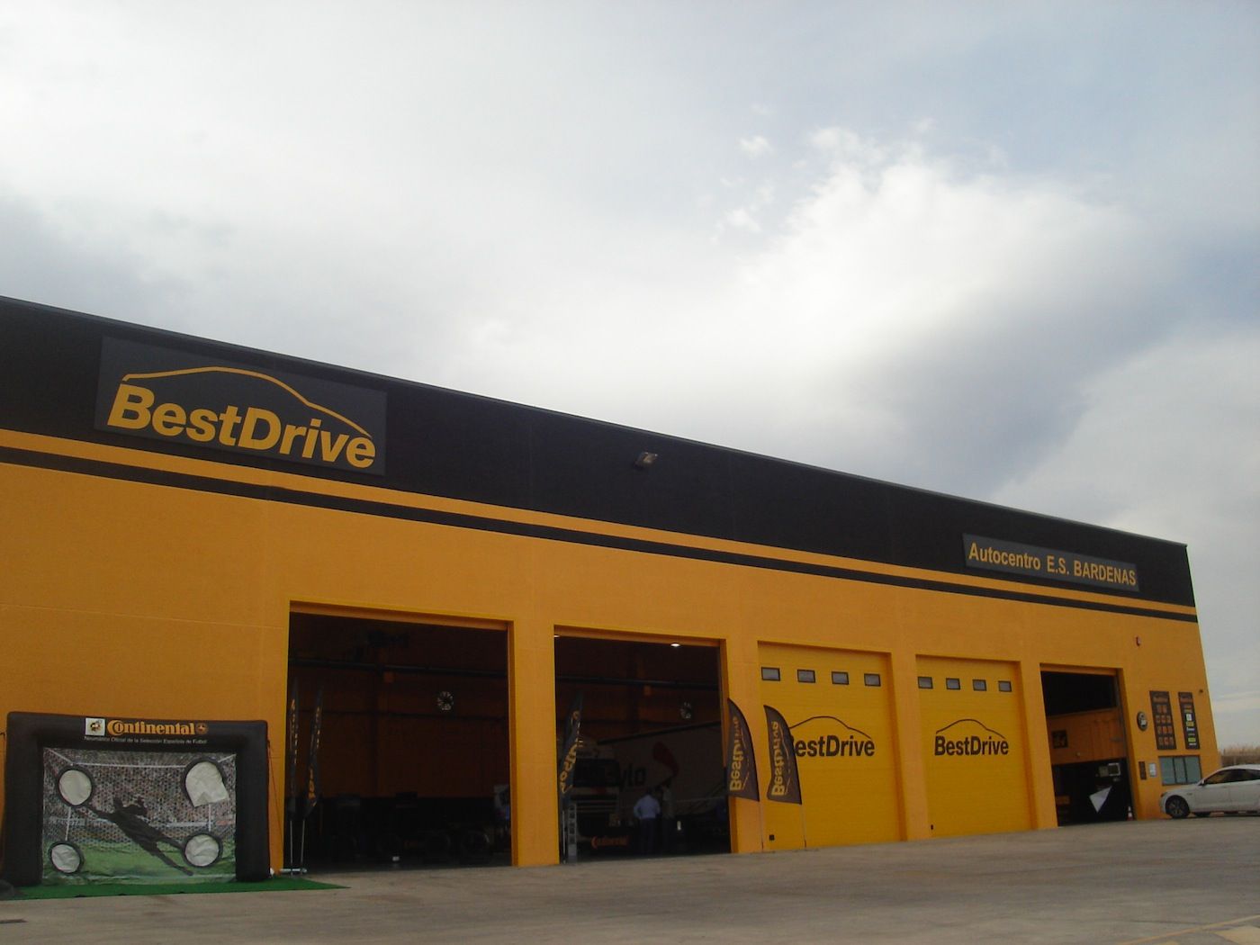 nuevo taller Continental de la red Best Drive en Tudela