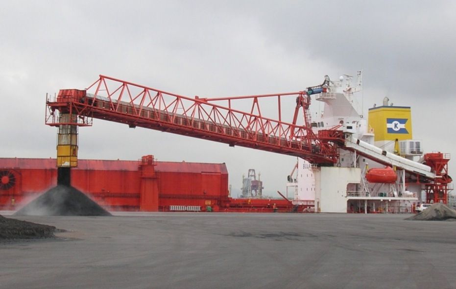 Puerto de Gijon descarga de carbon