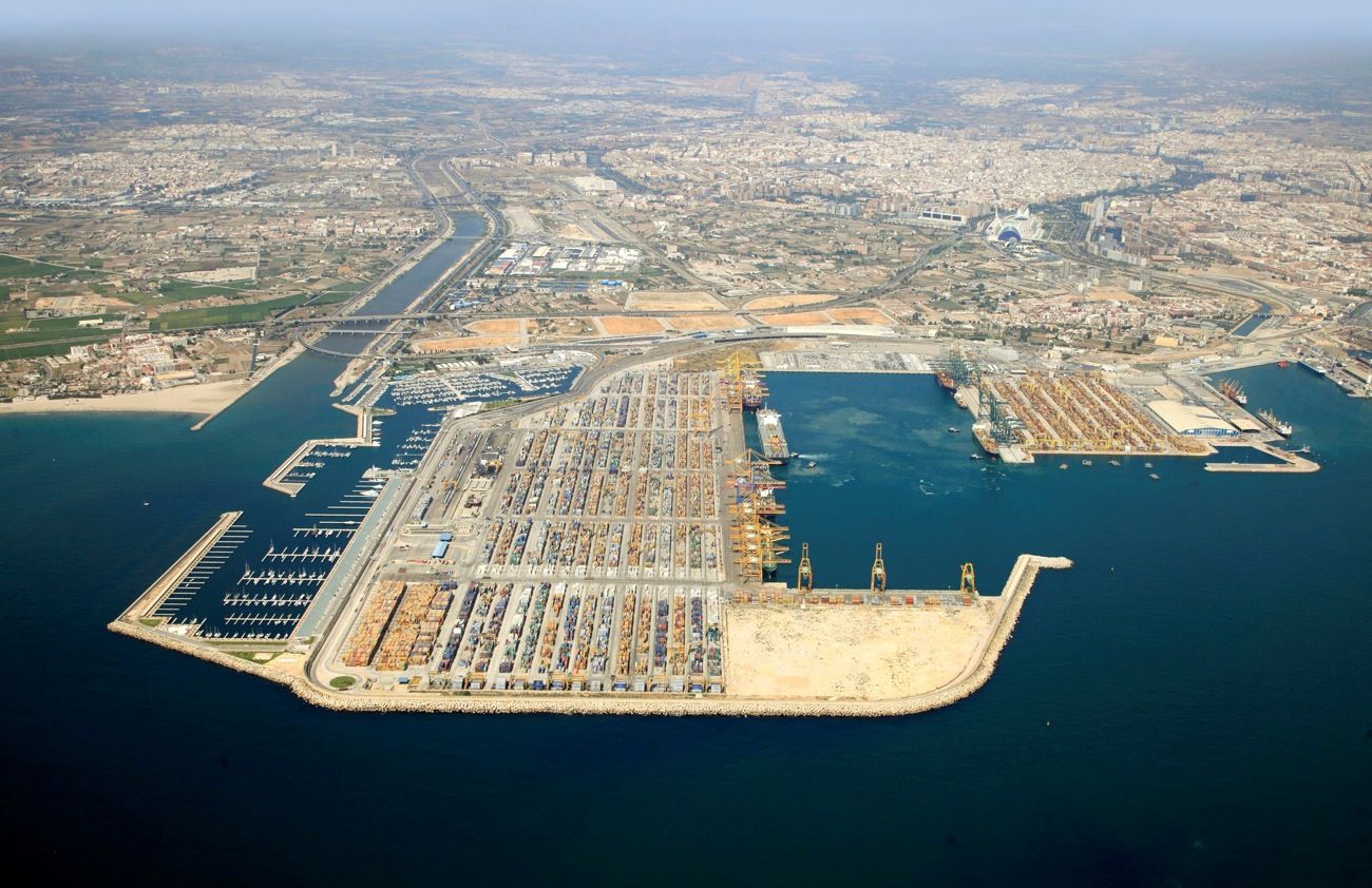 La Autoridad Portuaria de Valencia modifica la concesion de la terminal de publica de contenedores