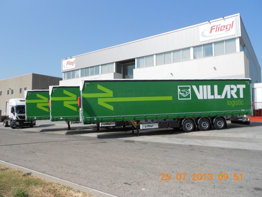 Villart Logistic amplia su flota con catorce semirremolques de Fliegl