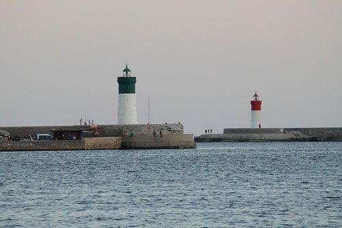 Faro de la Curra en la darsena de Cartagena