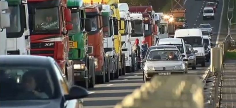los transportistas franceses vuelven a protestar en contra de la ecotasa 30.11.2013