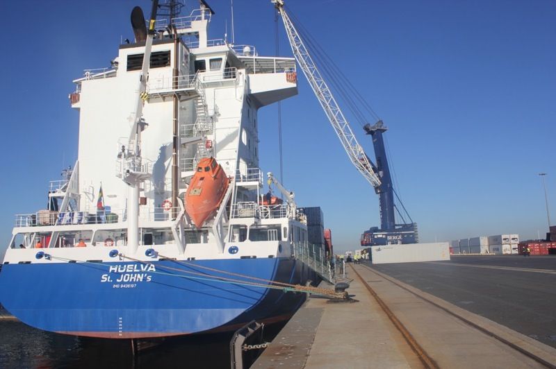 Barco de la OPDR en el puerto Huelva