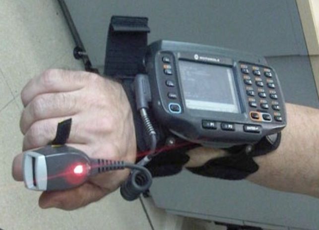 Transabadell equipa con nuevos terminales al personal de almacen