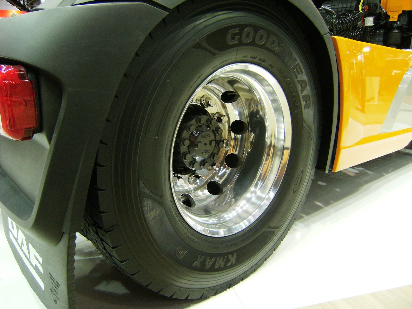 Neumáticos Goodyear KMAX y FUELMAX para la nueva serie XF de Daf
