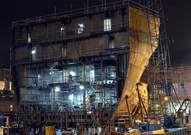 Construccion de un barco en las instalaciones de Astilleros Zamakona