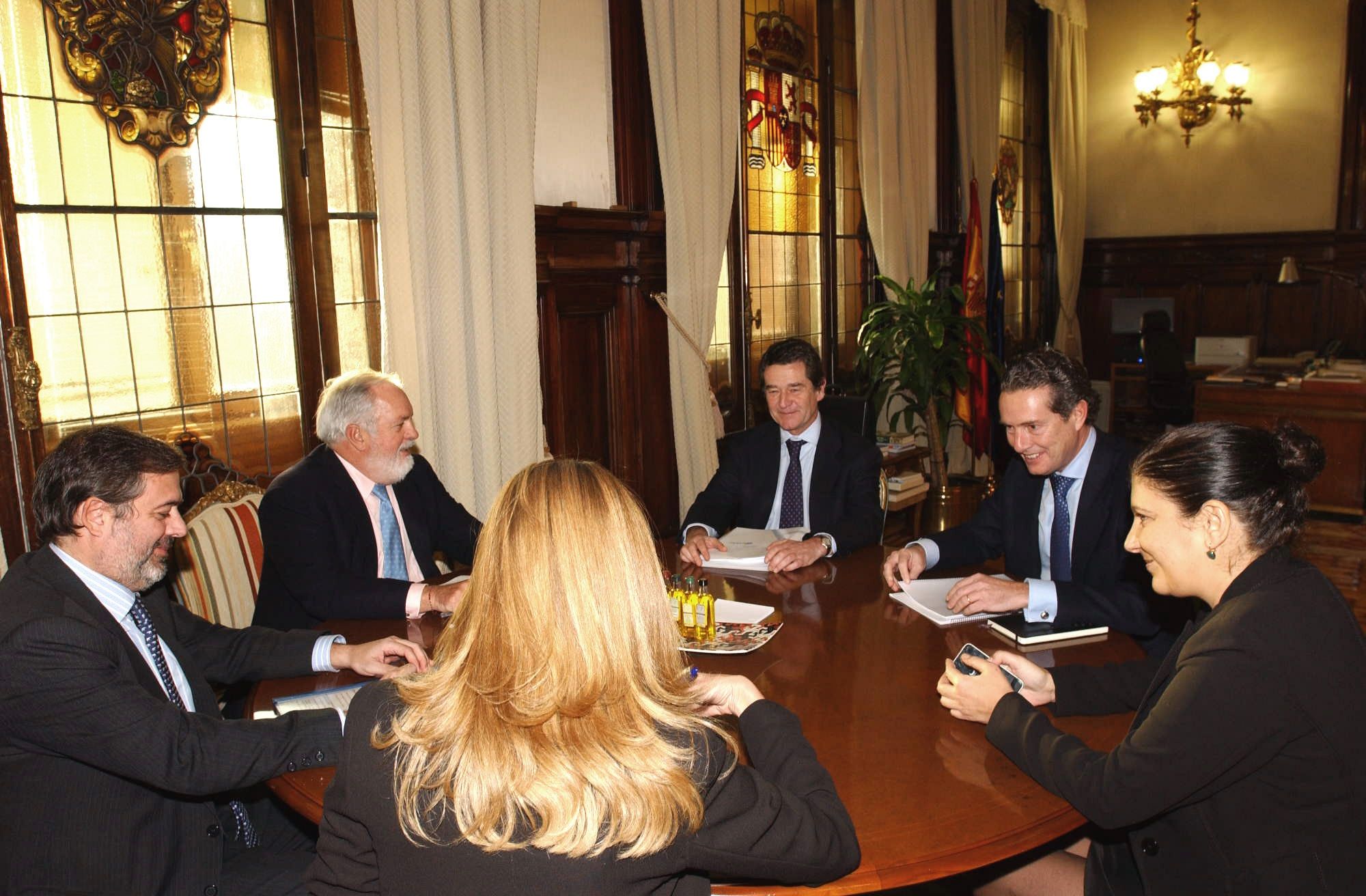 Reunion ANFAC y el Ministro de Medio Ambiente