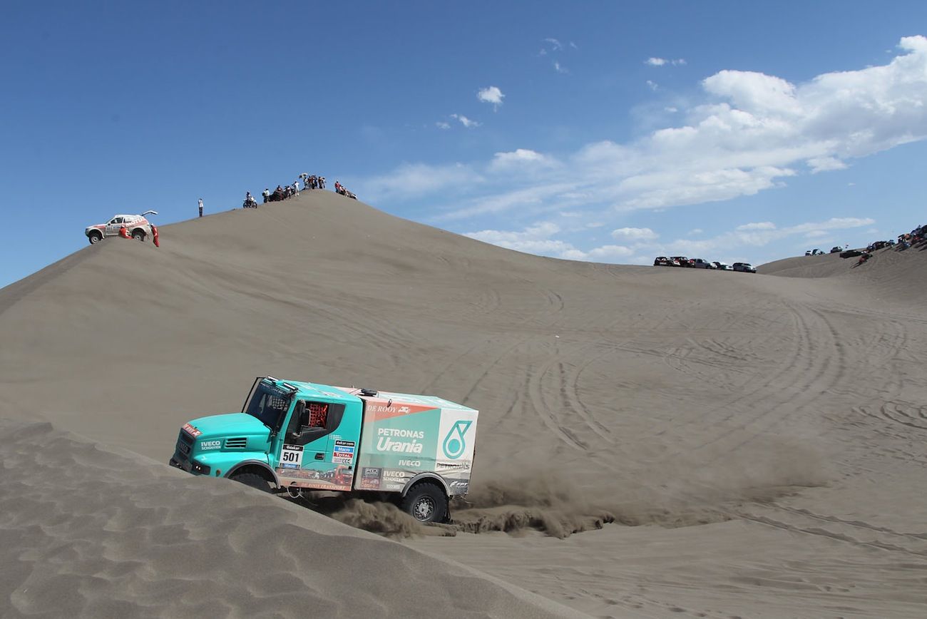 De Rooy lidera el Dakar 2014 tras la segunda etapa del rally