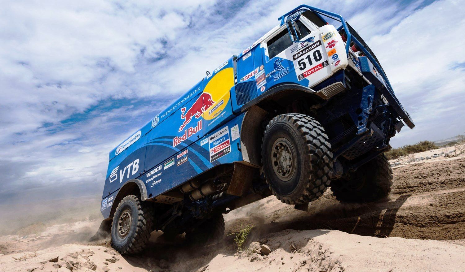 Los camiones Kamag en el Dakar 2014, con el premiso de Iveco