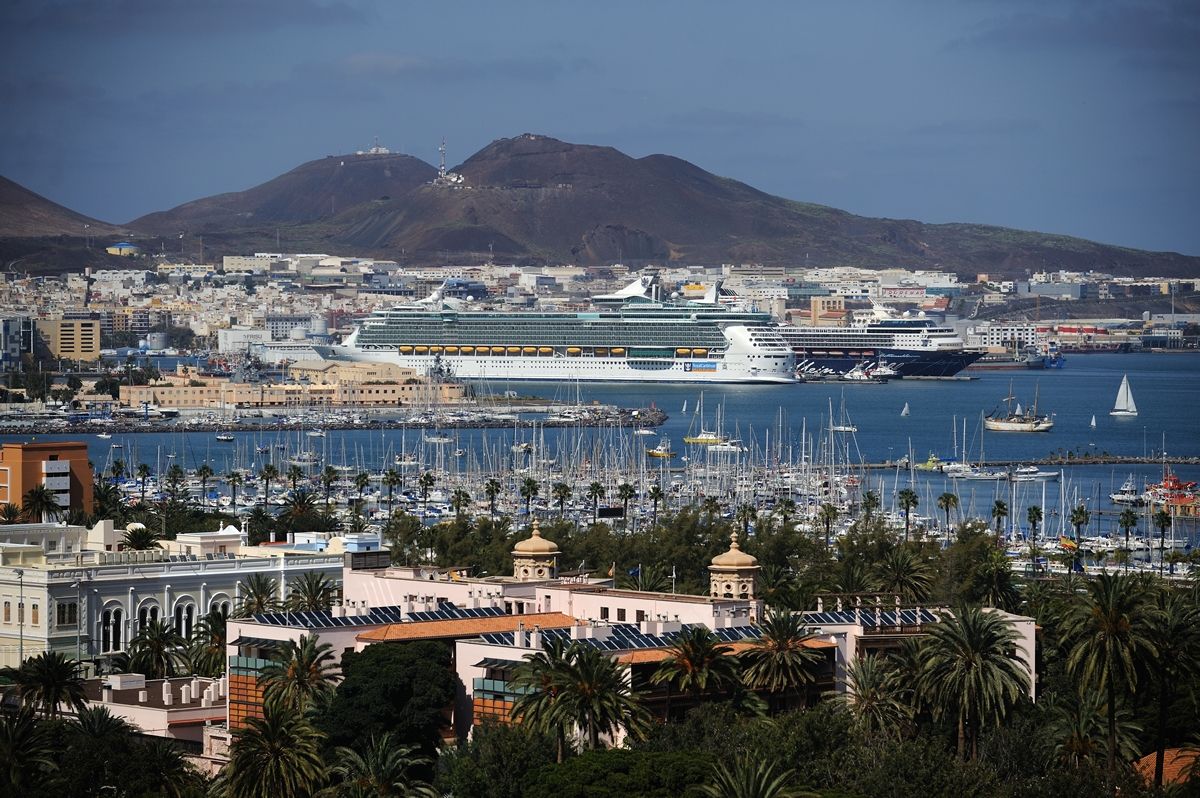 Cruceros en el puerto de Las Palmas de Gran Canaria