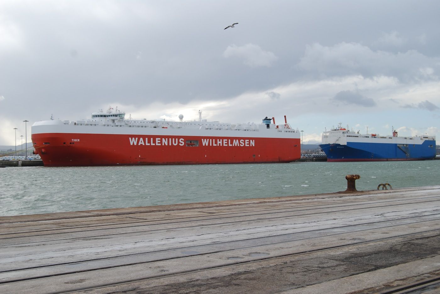 Wallenius_el Tiger_primera escala en el puerto de Santander