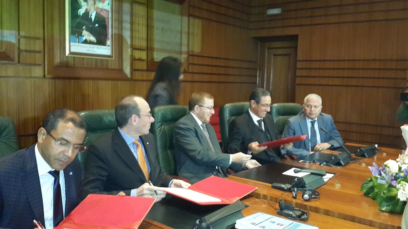 La IRU y Marruecos firman un convenio de colaboracion para promover la seguridad vial