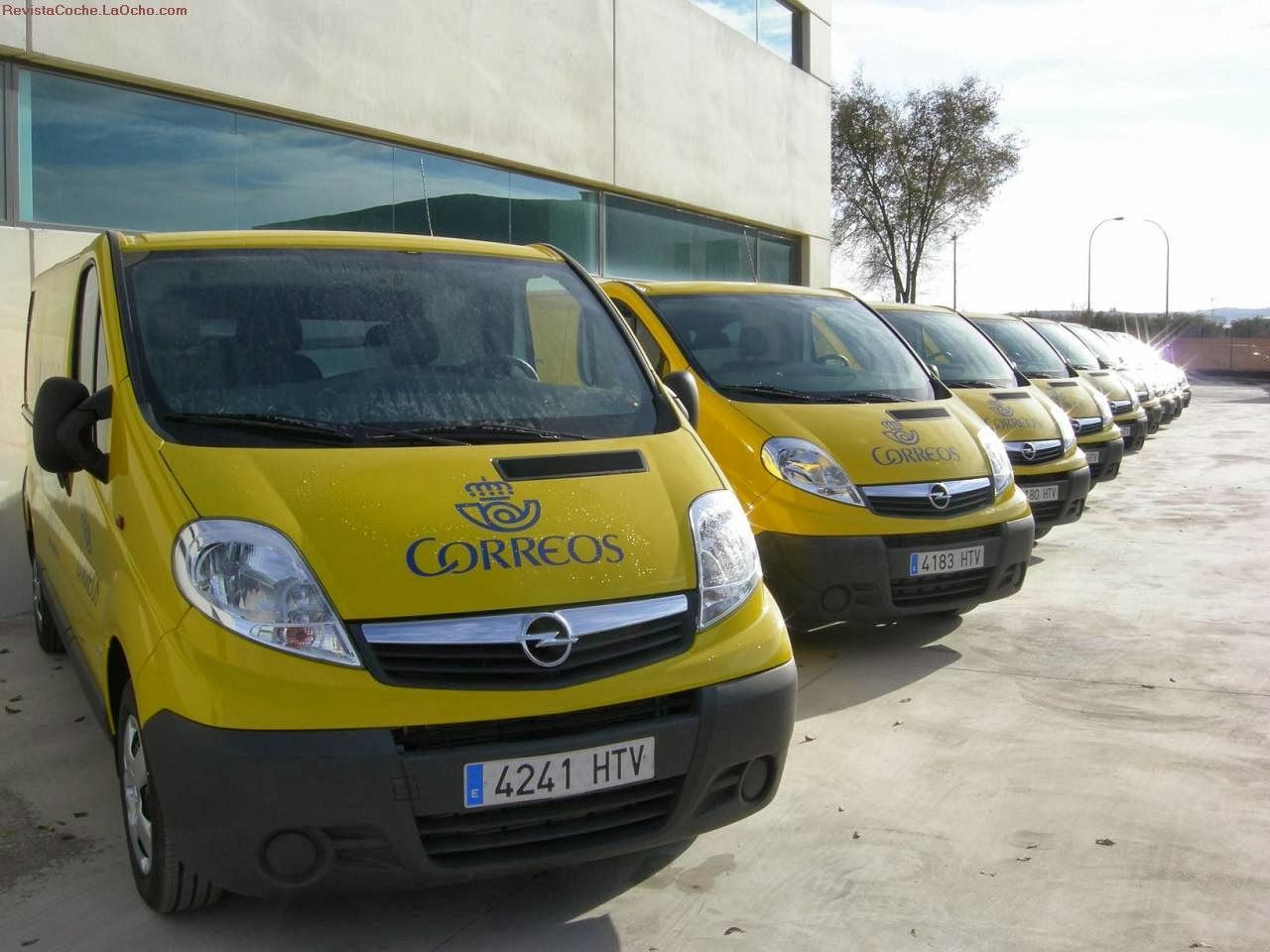 Opel entrega 53 vehiculos a Correos