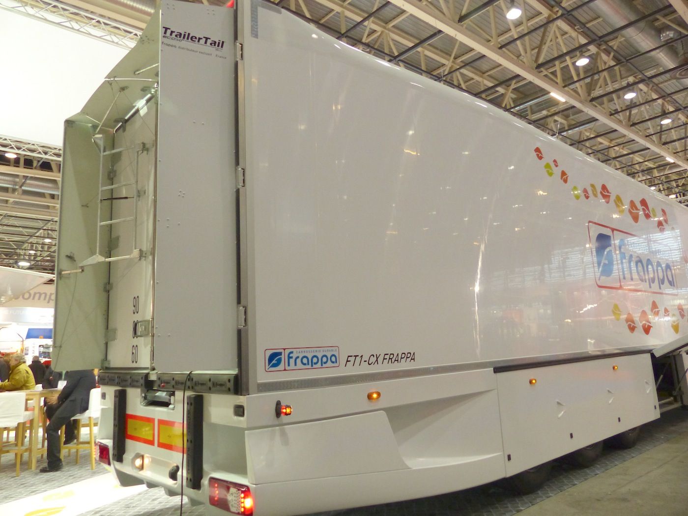 los alerones traseros mejoran la aerodinamica en los semirremolques