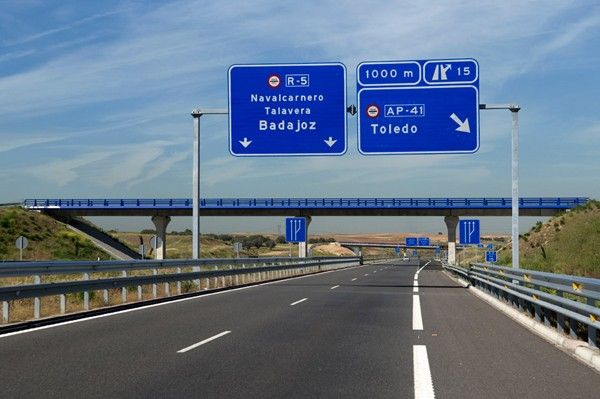 Autopista de peaje R5 en Madrid