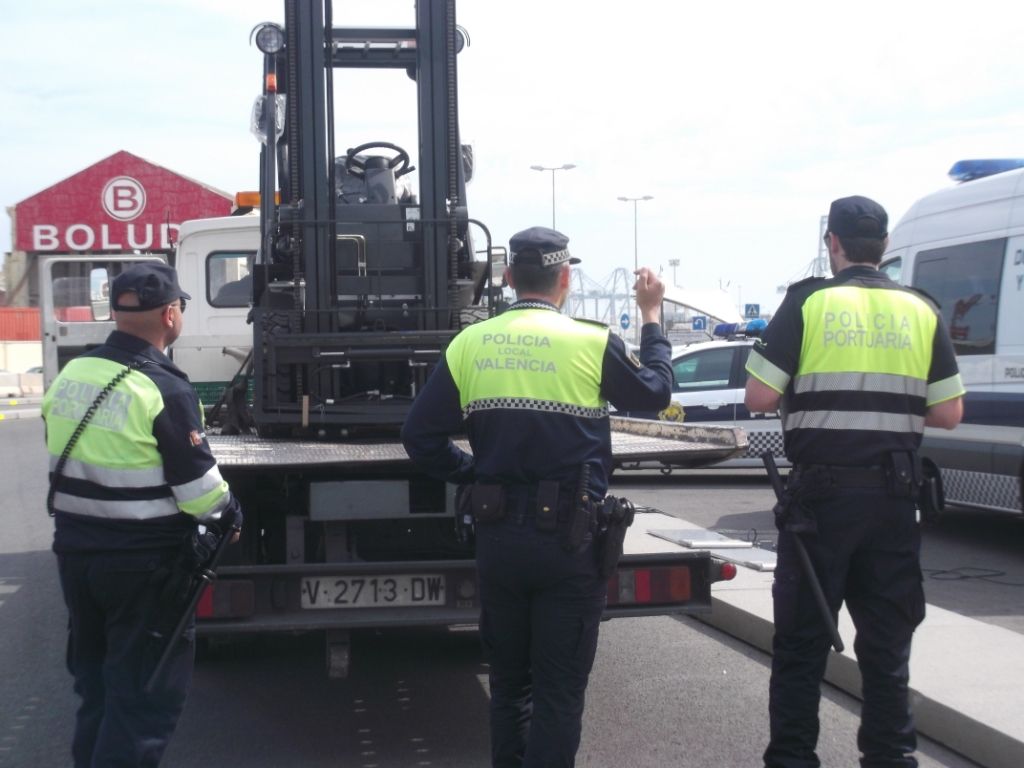 La Policia Local y la Policia Portuaria realizaran controles al transporte por carretera en el entorno del puerto de Valencia