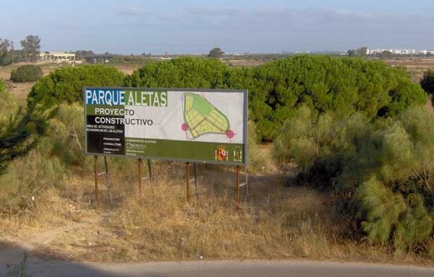 Cartel anunciador de la zona industrial de Las Aletas en Cádiz