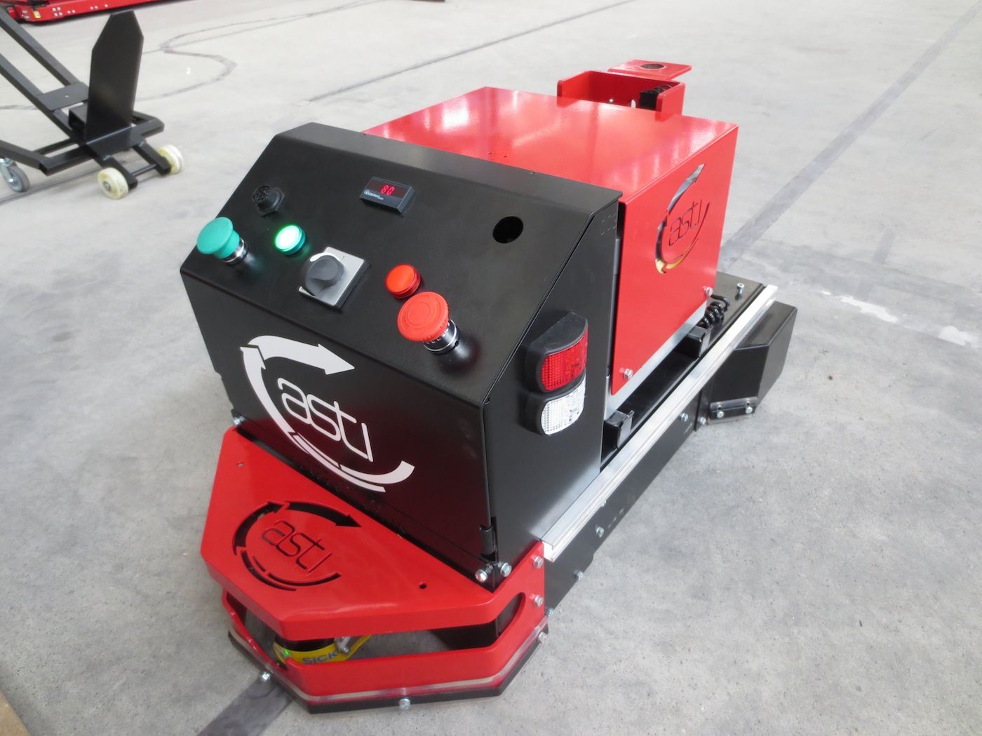 Nuevo Vehiculo de Guiado Automatico AGV de Asti Nuevo Vehiculo de Guiado Automatico AGV de Asti