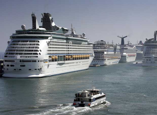 Cruceros en el puerto de Barcelona