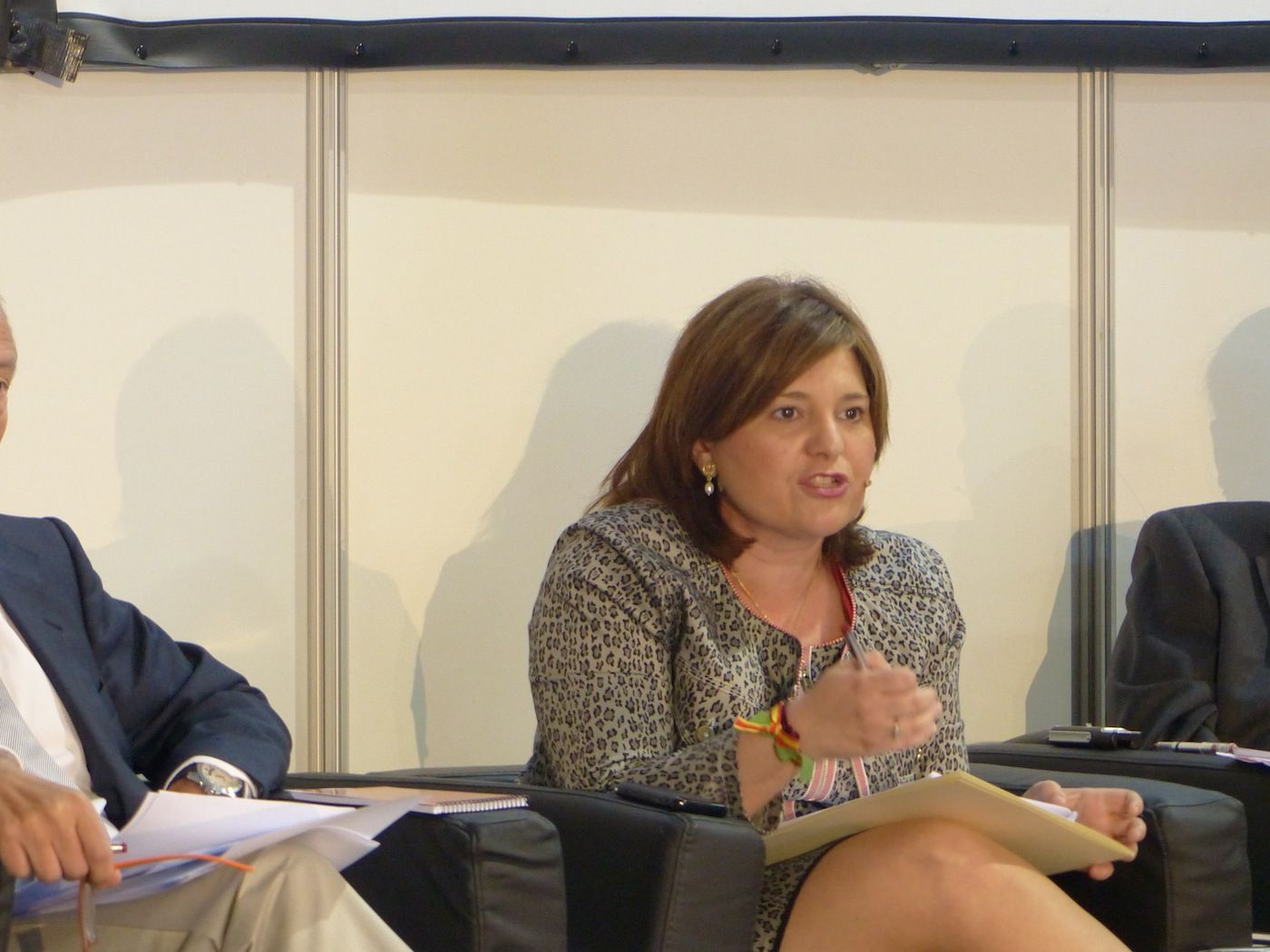 Isabel Bonig en la mesa debate de consejeros autonomicos en el SIL2014