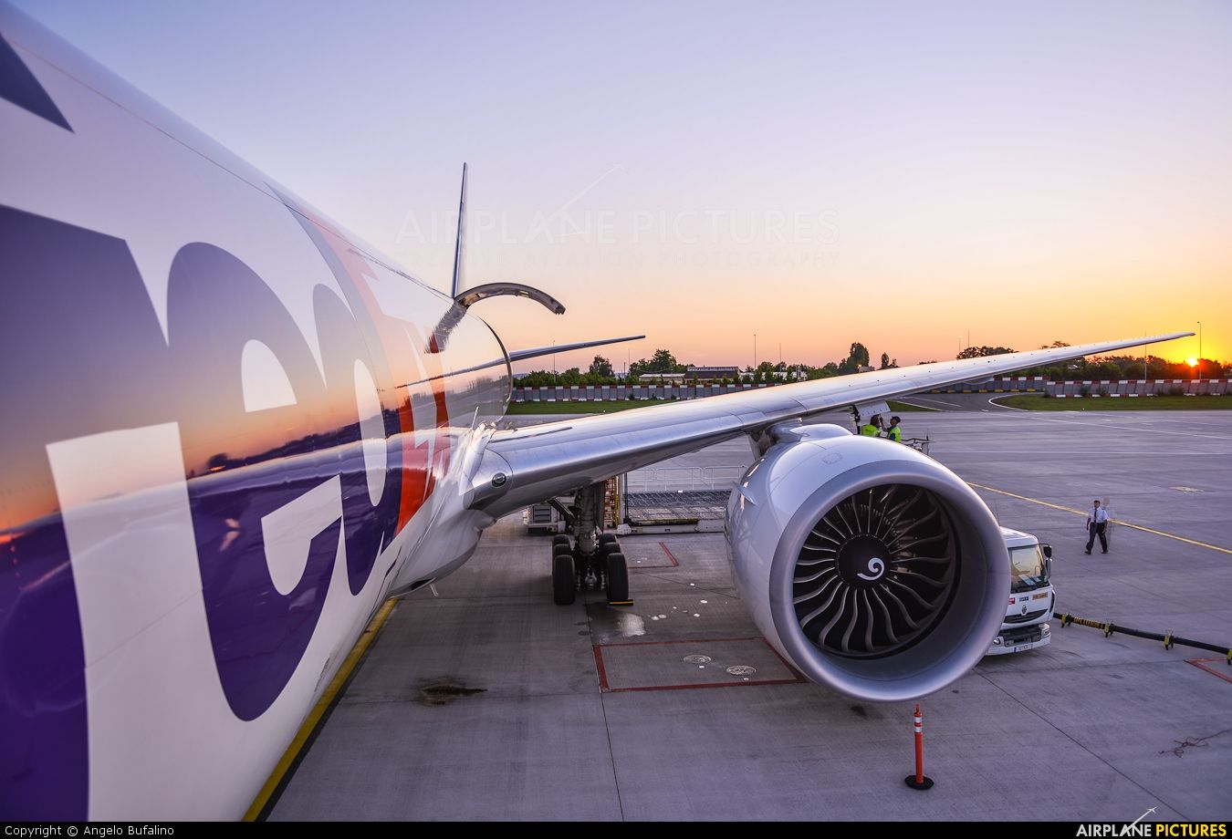avión de FedEx