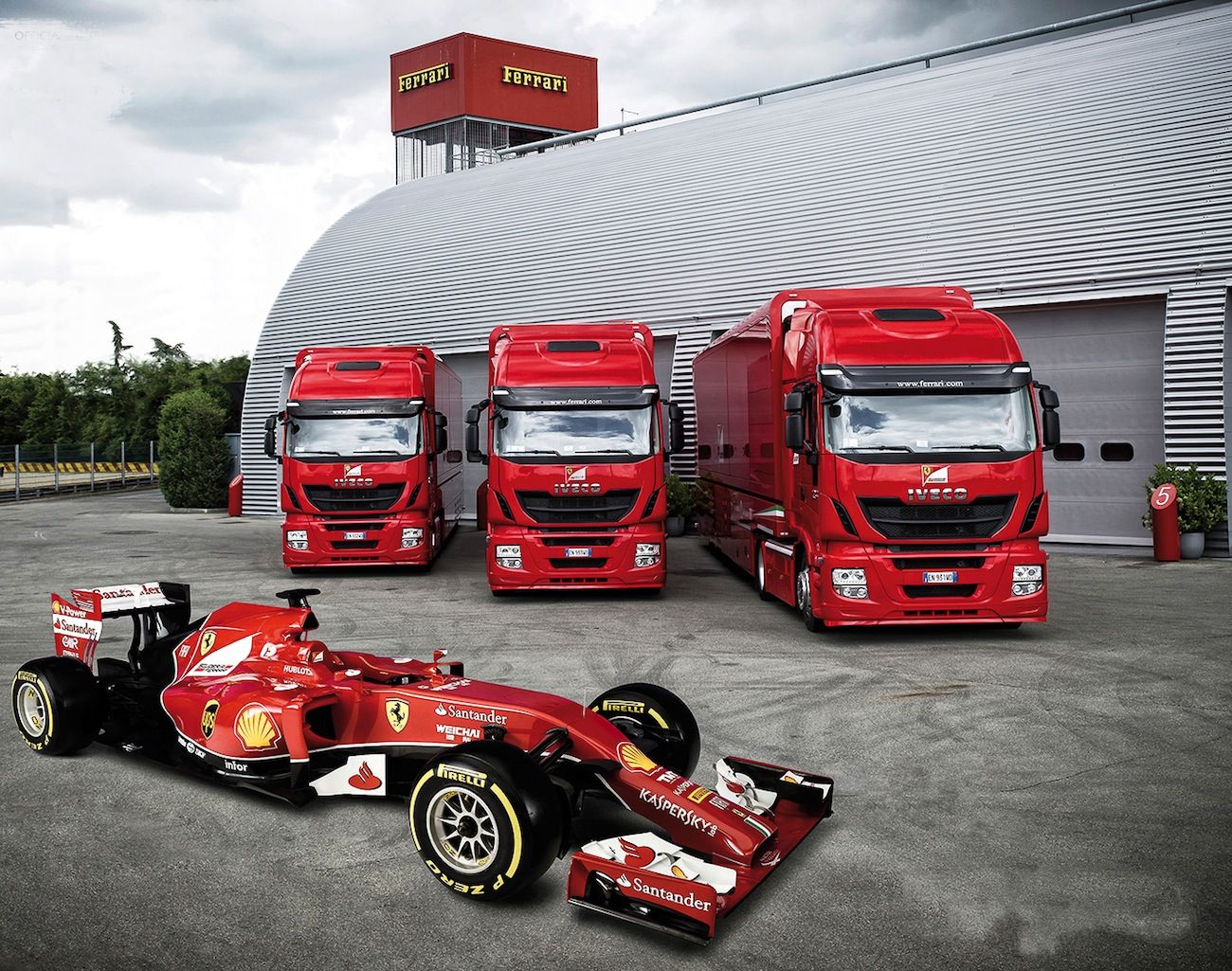 Tres Iveco Stralis para el equipo Ferrari