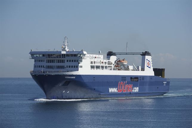 LD Lines opera un barco en la autopista del mar que une los puertos de Gijón y de Nantes