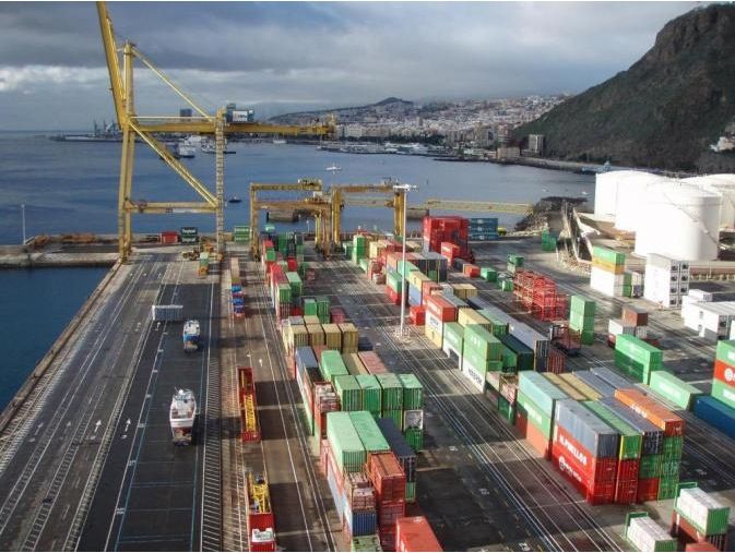 Terminal de Capsa en el puerto de Santa Cruz de La Palma Terminal de Capsa en el puerto de Santa Cruz de La Palma