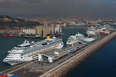 muelle adosado del puerto de Barcelona