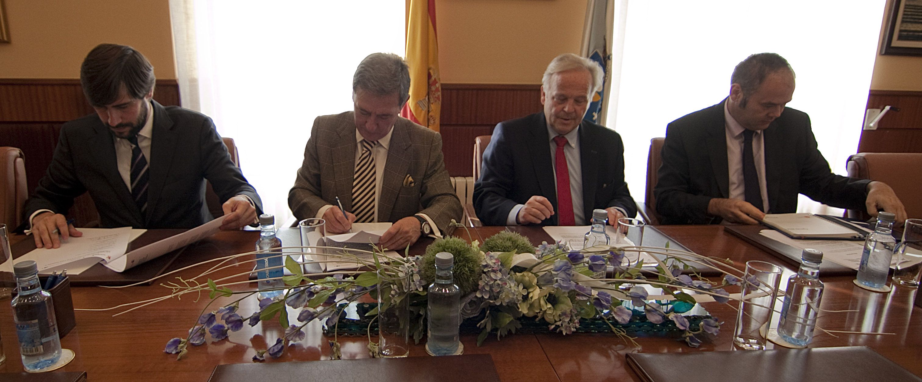 Firma del memorando de colaboración para impulsar el suministro de gas natural licuado en el puerto de Ferrol