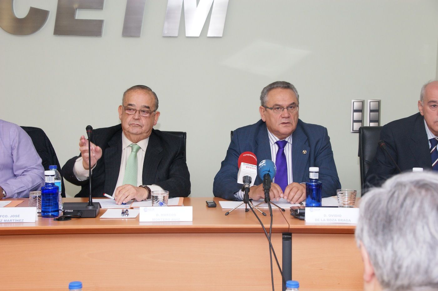 De izda a dcha: Marcos Montero, presidente de CETM, y Ovidio de la Roza, presidente de Conetrans y del CNTC