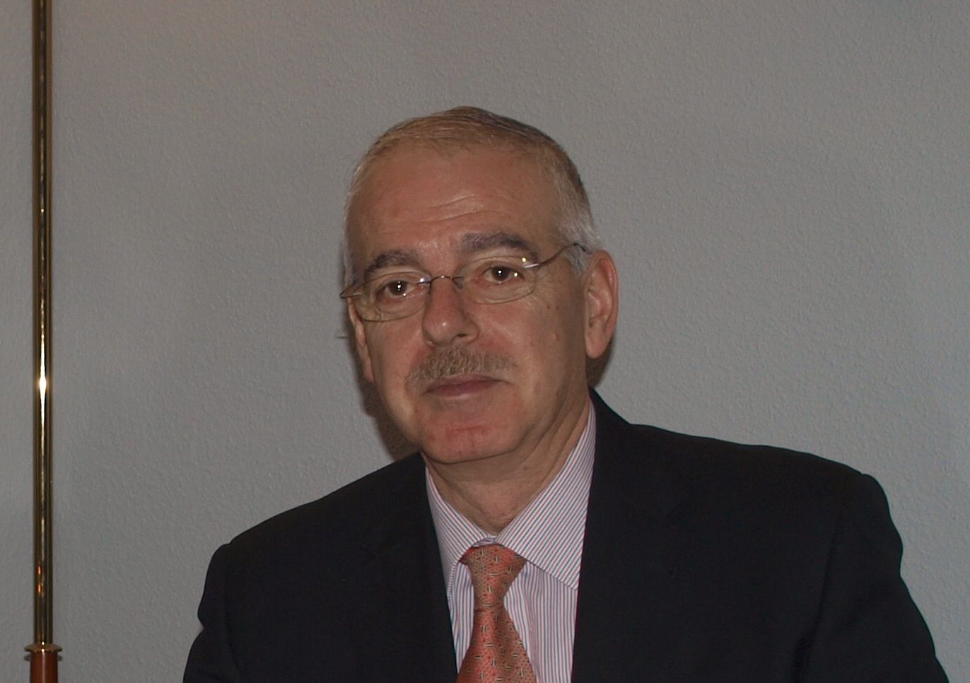 Julio Villaescusa elegido presidente de la UETR