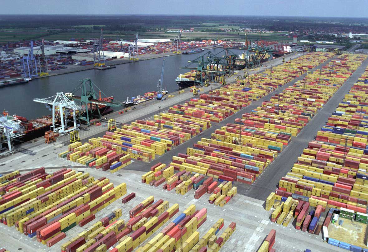 Terminal de contenedores del puerto de Amberes, Bélgica