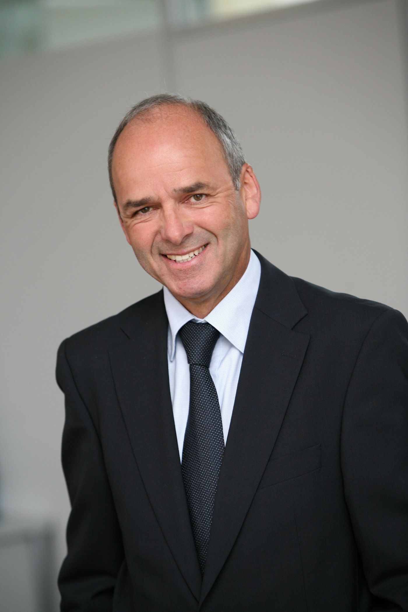Hermann Beck, nuevo vicepresidente de la division de tecnologia industrial de ZF