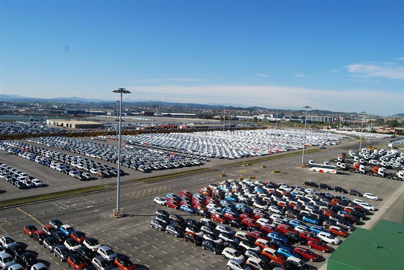 Explanada en el puerto de Santander para el tráfico de automoviles