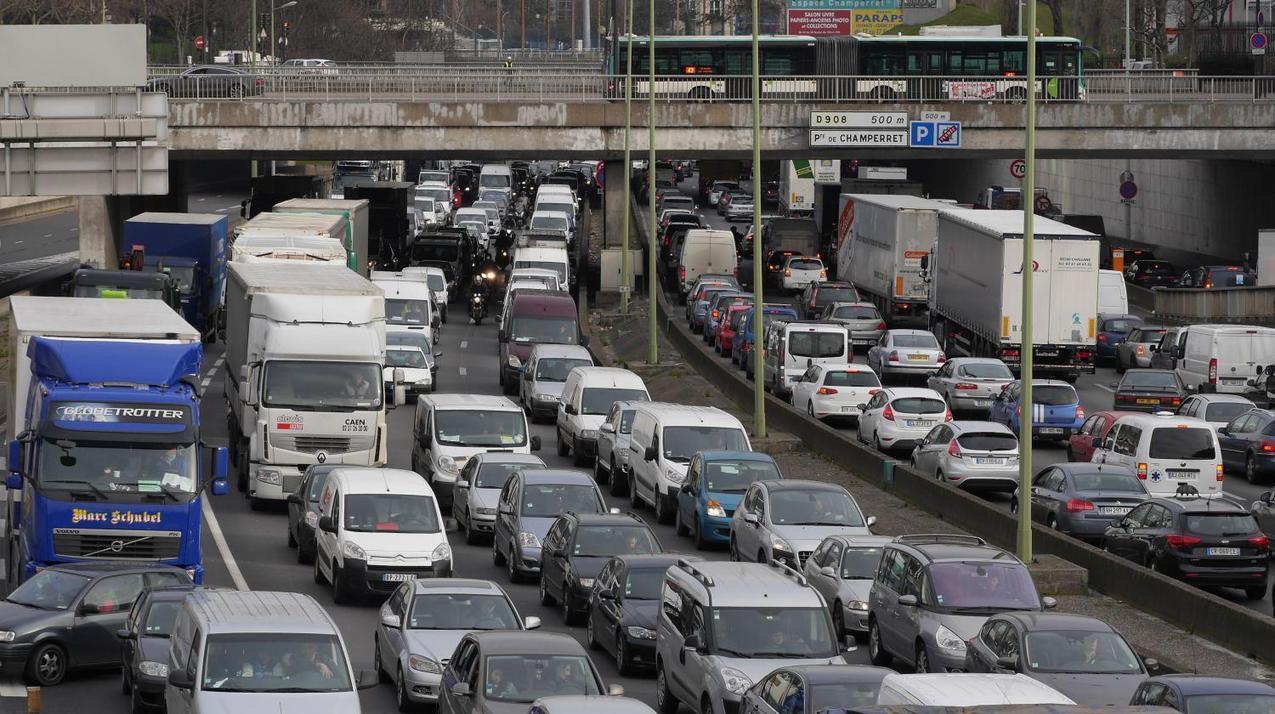 Paris prohibe la circulacion de camiones contaminante