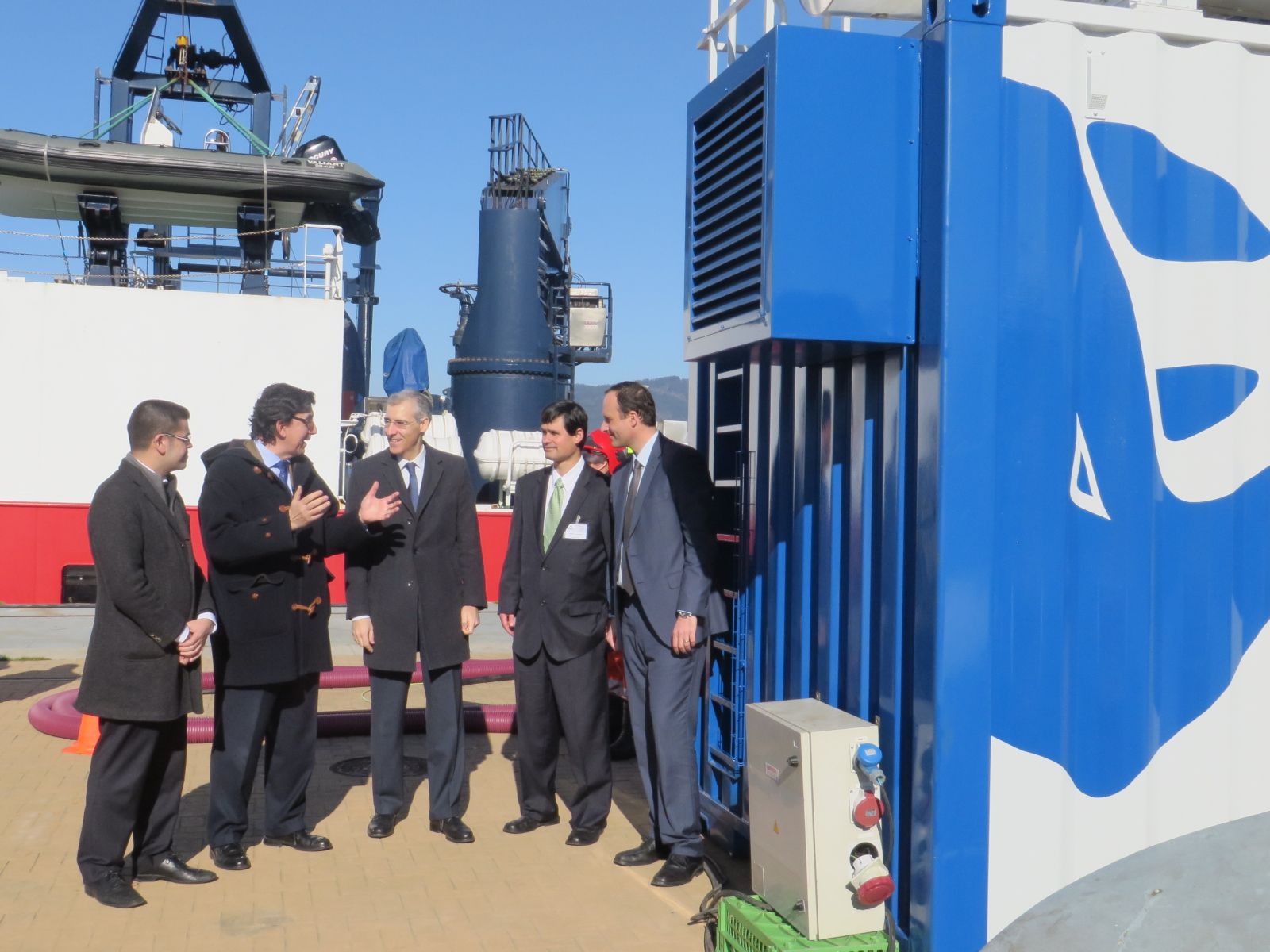 El puerto de Vigo presenta su sistema para el suministro de nergia electrica a buques