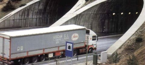 Transporte por carretera túnel