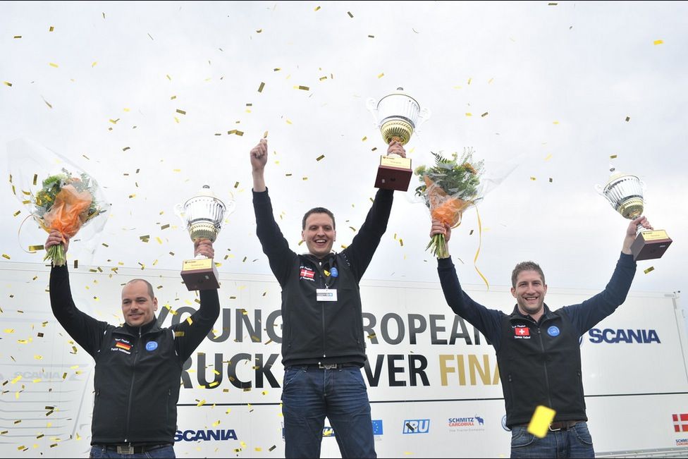 Ganador y finalistas del Campeonato Europe de Jovenes conductores de camiones de Scania