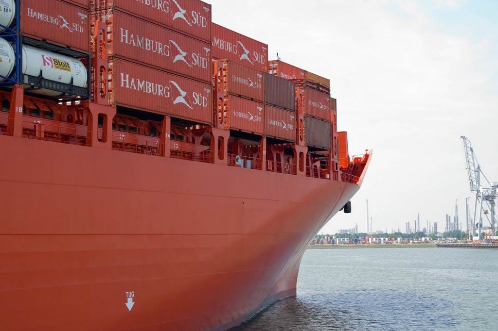 Hamburg Sud abre una nueva linea de contenedores en el puerto de Gijon