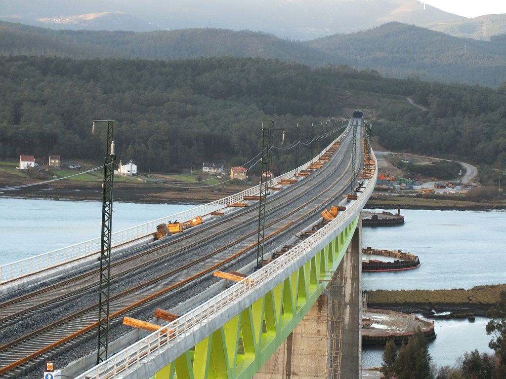 Viaducto de Ulla del Eje Atlántico ferroviario.
