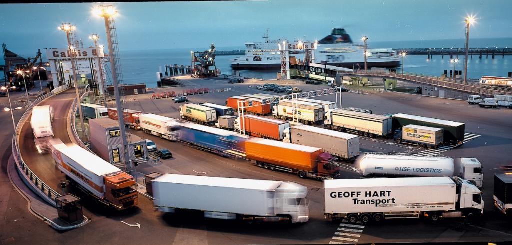 Tráfico rodado en el puerto de Calais