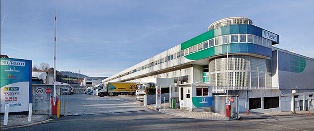 Plataforma logística del Grupo Uvesco en el polígono Bidaurre Ureder, Irún.