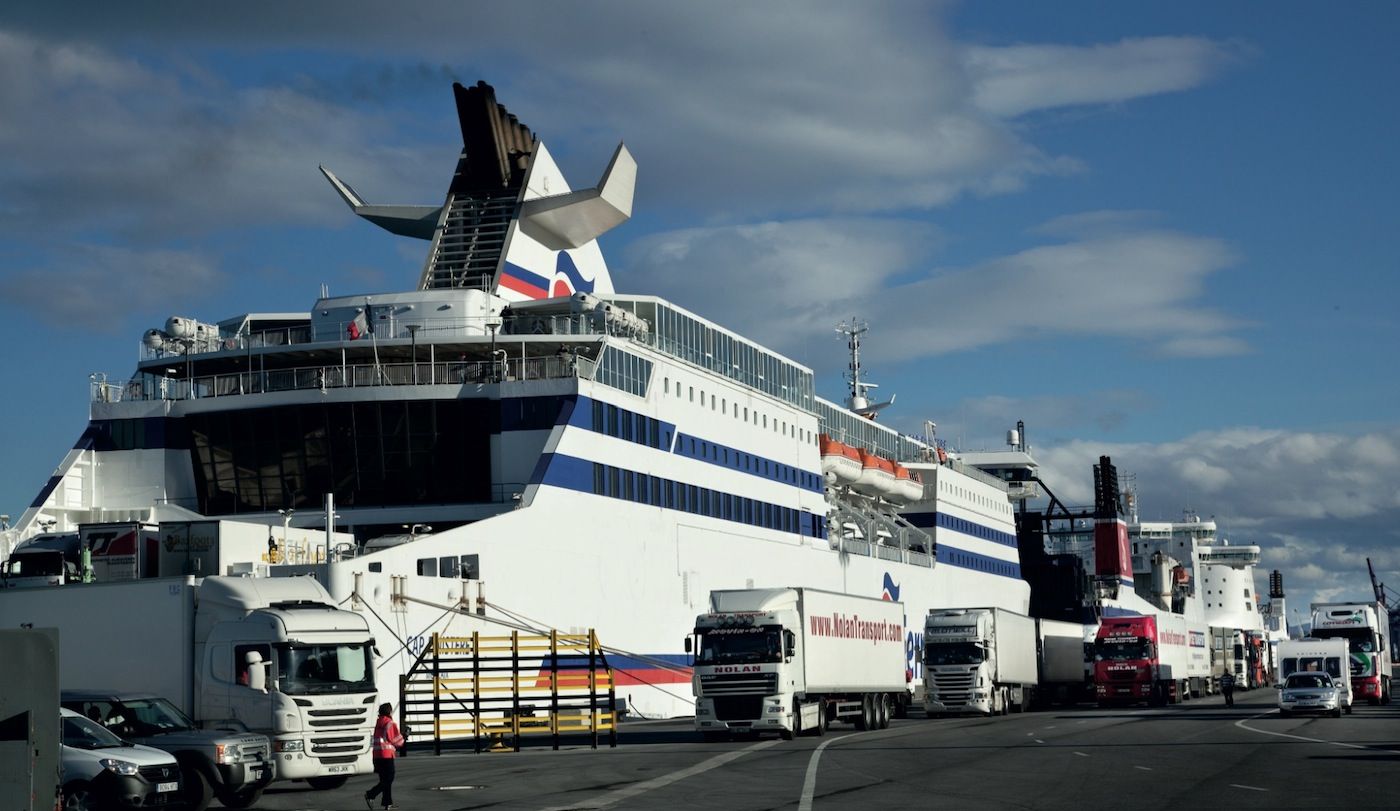 Camiones embarcando en el ferry Bilbao Portsmouth