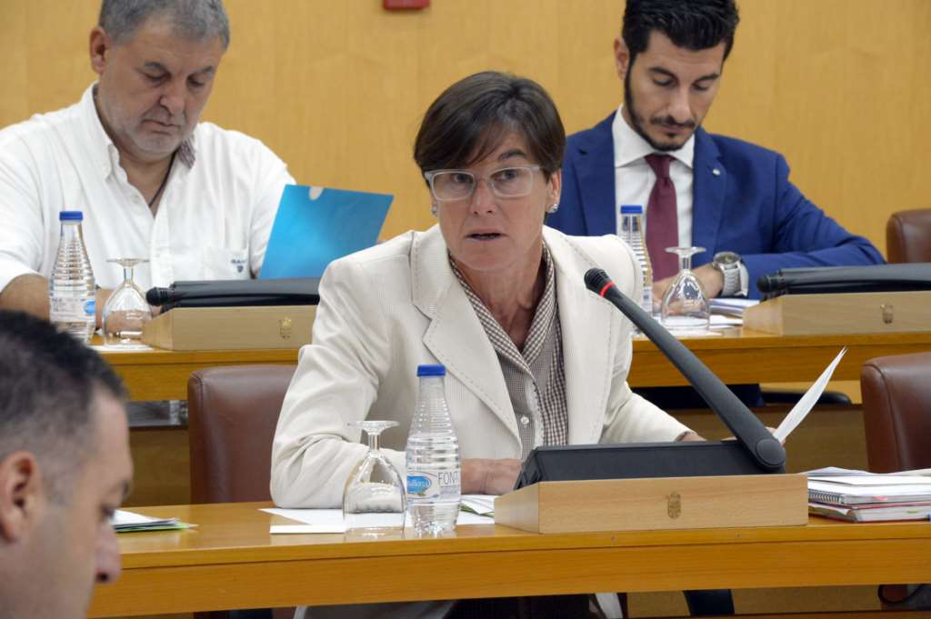 Susana Román, consejera de Economía, Hacienda y Administración Pública de Ceuta, durante la sesion plenaria