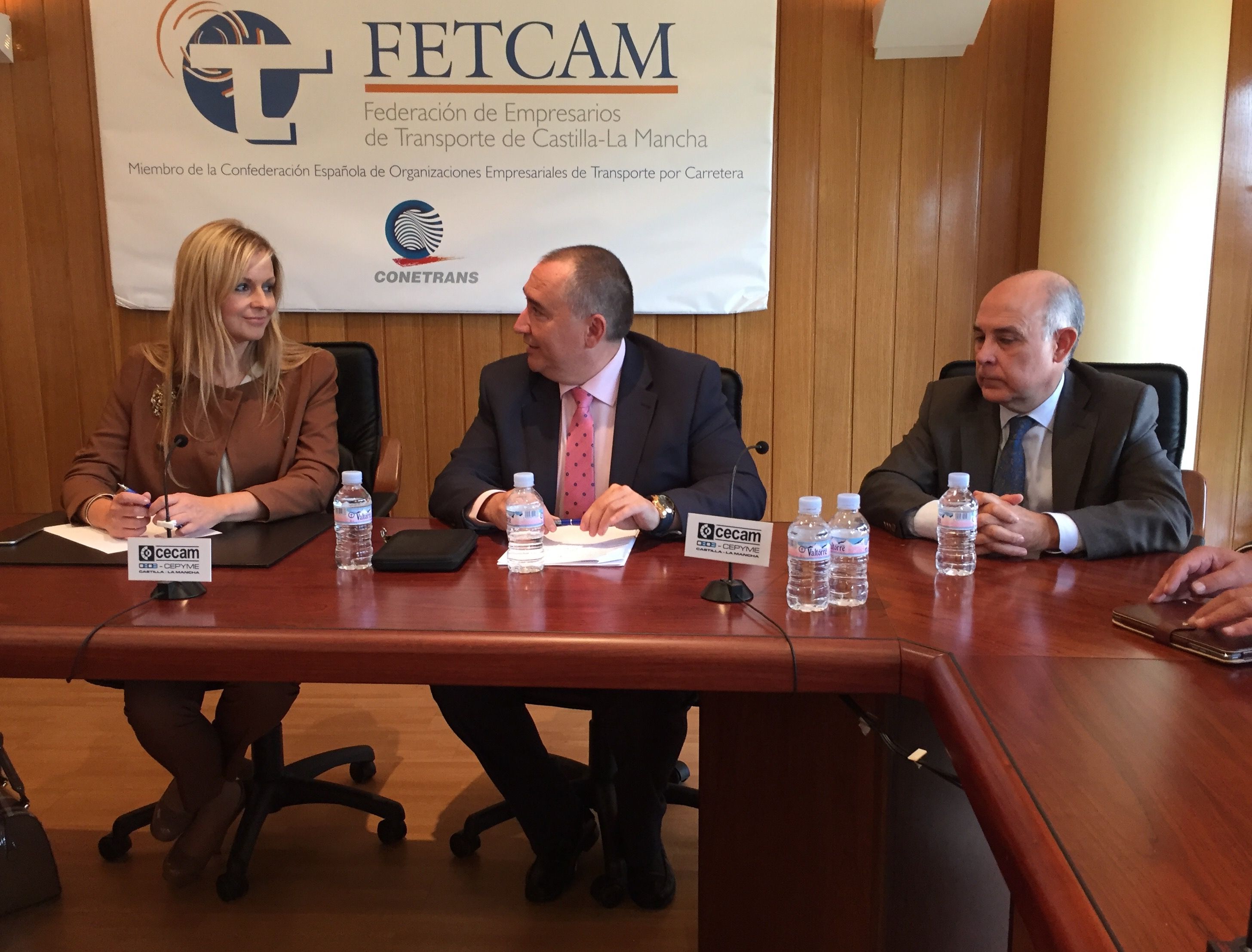Fomento se reúne con Fetcam para abordar las preocupaciones del sector