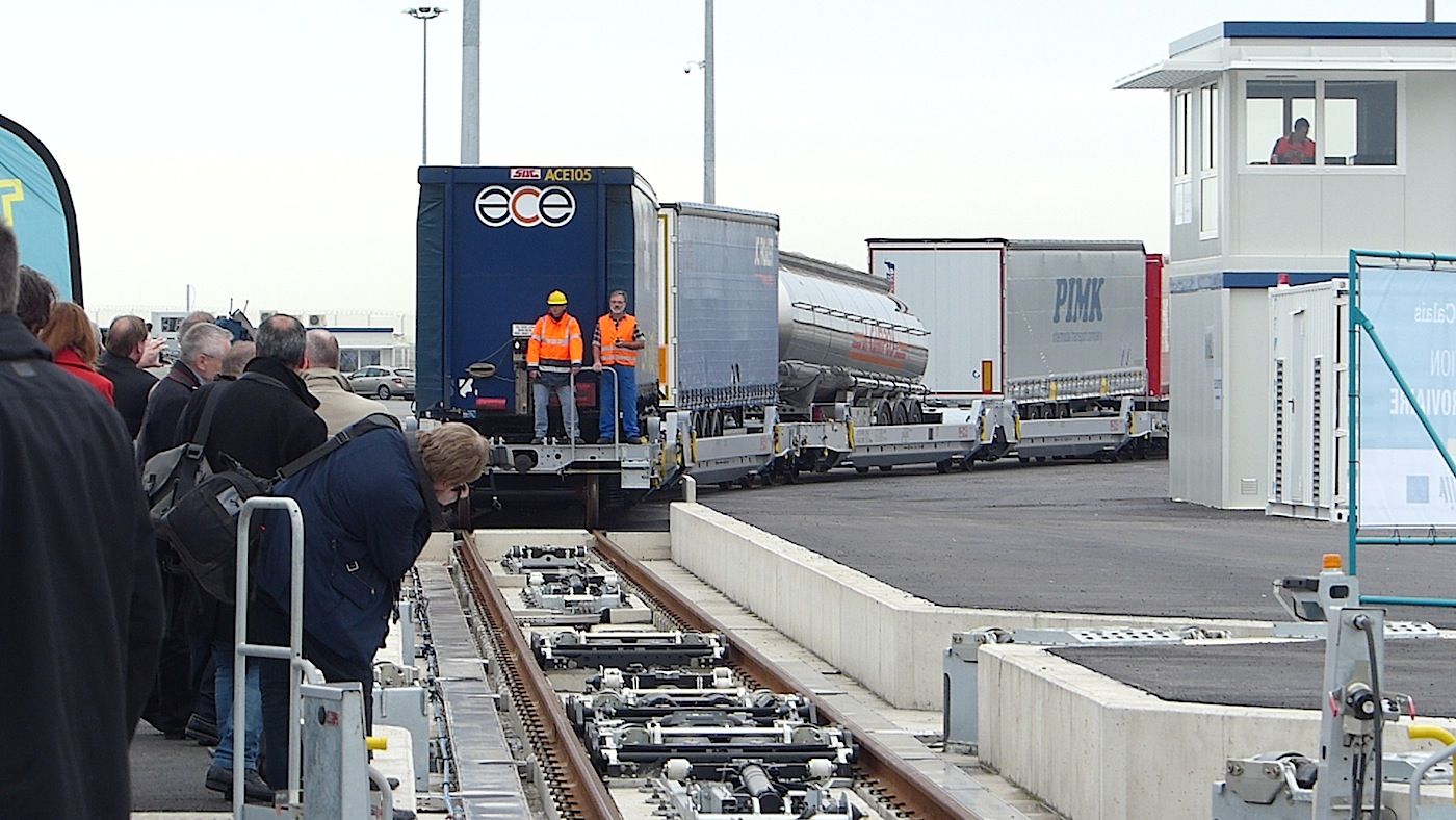 Inaugurada la terminal ferroportuaria de VIIA en el puerto de Calais